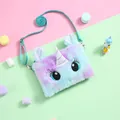 Detalle de bolso de unicornio de peluche con cuerno brillante y suave piel degradada - Ojos Grandes Azul