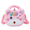 Détail du sac licorne chat en peluche rose montrant la texture douce et la broderie arc-en-ciel - Rose