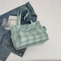 Bolso tote de cuadros verde menta con bolsillo frontal y diseño de lona casual - Verde