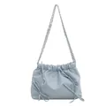 Borsa a spalla azzurra in pelle morbida con fiocchi decorativi e catena argento - Blu