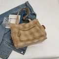 Bolso tote de cuadros marrones con bolsillo de cremallera y tejido texturizado - Caqui