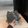 Glinsterende zwarte emmertas met zilveren strass-steentjes, trekkoord en pareldetails - Zilver