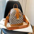 Mini sac à dos en cuir marron et tissu à carreaux avec large sangle et boucle dorée - Damiers Kaki