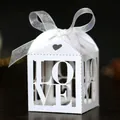 Scatola per caramelle avorio con intaglio LOVE, dettaglio cuore e nastro bianco per nozze - Bianco