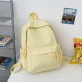Sac à dos d'étudiant jaune clair minimaliste dans un cadre esthétique japonais - Sans Pendentif / Jaune