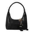 Elegante borsa hobo nera in ecopelle dal design minimalista con ciondolo di peluche - Con Ciondolo Nero / Nero