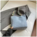 Hellblaue Jeans-Einkaufstasche mit breitem Schultergurt im Vintage-Bohemian-Stil aus Jacquard - Blau
