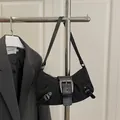 Grande borsa a tracolla in tela nera con fibbia argentata e forma a mezzaluna vintage - Nero