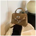 Borsa Kelly retrò in tela marrone invecchiata con chiusura a cinturino in pelle e manico - Marrone