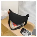Bolso bandolera negro de media luna con correa de nailon ajustable y cremallera - Negro