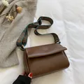 Brown vintage messenger bag in PU leather with bohemian jacquard shoulder strap - Brown