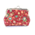 Detail van vintage stoffen portemonnee met kusssluiting en rood bloemenpatroon - Rood