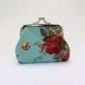 Mini canvas portemonnee met lichtblauwe rozenprint en zilveren metalen sluiting - Blauw