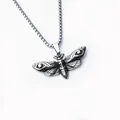 Collier pendentif papillon gothique en argent avec crâne et chaîne à mailles carrées - Mite à Crâne de Papillon + Chaîne en Acier Inoxydable