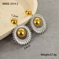 Pendientes de titanio plisados en oro y plata bicolor con diseño de botón esférico - Estilo de Pliegues Radiales Bicolor (NMSE-J314-2)