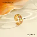 Detailansicht des 18K vergoldeten Rings mit 0,6cm Breite und bunten Blumenmustern - Bunte Blume