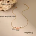 Detail van de gouden bloemketting met kleurrijke emaille blaadjes en strass in het midden - 18K goud / NMSN-J546-3 Bloemenketting