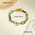Détail macro du bracelet à maillons en résine colorée et boucle dorée de 18cm avec fermoir - Bracelet Vert (NMSB-G413-1)