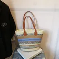 Sac fourre-tout tissé chic avec rayures géométriques et poignées en similicuir caramel - Style Cabas Tissé / Bleu
