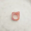 Minimalistischer quadratischer Ring mit rosa und orangefarbenem Marmor-Acryl - Einheitsgröße / Rosa Marmormuster