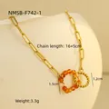 Retro-Armband aus Edelstahl mit orangefarbenen Perlen und ineinandergreifenden Ringen am Glied - Orangefarbener Naturstein-Stil (NMSB-F742-1)