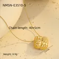 Detail der Goldknoten-Halskette mit Schlangenkette, 40+5 cm Länge und 2,87 cm Anhängerbreite - 18K Reinheit / Goldenes Quadrat (NMSN-E3510-5)