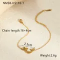 Détail du pendentif sirène doré avec perle blanche et fermoir mousqueton réglable sur chaîne - Bracelet Perle Sirène (NMSB-H5110-1)