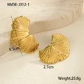 Detaillierte Maße und Gewichtsangaben der goldfarbenen Ginkgoblatt-Metallohrringe - Gold Fächerstil (NMSE-J312-1)