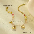 Dettaglio del bracciale placcato oro con ciondoli a conchiglia e perline colorate - Bracciale (NMSB-B815-1) / Oro 18K
