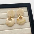 Retro crème marmeren hars oorbellen met dubbele geometrische cirkels en goud - Beige (F59 Beige Klein)