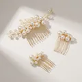 Elegante juego de 3 peinetas de perlas para novia con acabado en hilo dorado para boda - Juego de Peine Principal y Peinetas Laterales / Dorado