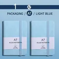 Hellblaues A7 Mini-Notizbuch mit Hardcover, Gummiband und linierten Innenseiten - A7 / Hellblau