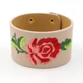 Bracelet large en cuir PU beige avec broderie florale et boutons-pression réglables - Rose Riz
