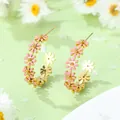 Boucles d'oreilles créoles marguerites roses en acier inoxydable doré pour femme - Boucles d'Oreilles Émail Rose