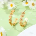 Boucles d'oreilles créoles fleurs marguerites roses en acier inoxydable doré chic - Créoles en Émail Couleur Chair