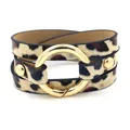 Dreilagiges PU-Lederarmband mit Leopardenmuster und glänzend goldenem Metall-Ringverschluss - Khaki Leopardenmuster
