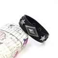 Pulsera punk de cuero negro con tachuelas de estrellas y rombos plateados para hombre hip hop - Negro