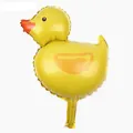 Détail d'un petit ballon canard jaune en aluminium avec bec orange pour fête d'anniversaire - Mini Canard