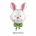 Ballon de lapin de Pâques en aluminium blanc avec un nœud papillon à pois verts - Tête de lapin