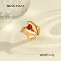 Détail de la bague coeur dorée ajustable avec zircon rouge et dimensions précises - Bague Cœur (NMSR-K542-1) / Or 18 carats