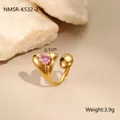 Detalle de anillo dorado con corazón rosa, muestra tamaño 0,7 cm y peso 3,9 g - Talla única / Anillo Abierto de Bola con Corazón Rosa (NMSR-K532-2)