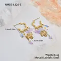 Detail of 18k gold plated flower tassel earrings with daisy beads and leaf charms - Daisy Leaf Beaded Earrings (NMSE-L325-3) / 18K Gold