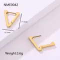 Detalle de pendientes en V de titanio oro 18K con tamaño de 17,2 mm y peso exacto - Estilo Triángulo en V Grande (Estilo 13) / Dorado