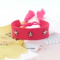 Pulsera tejida rosa fucsia con tachuelas de estrellas plateadas y borlas ajustables - Rosa Brillante (6#)