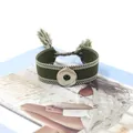 Pulsera boho tejida verde militar con lunares blancos y botón a presión de metal plateado - Army Green (40#)