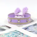 Bracelet bohème tissé lavande avec clous en cœur argentés et accents de soie dorée - Light Purple Gold Silk