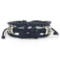 Gelaagde zwart gevlochten leren herenarmband met een matte scooterbedel en kralen - Zwarte Motorfiets