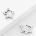 Pendientes de aro con estrella en acero inoxidable plateado y cierre de bisagra - Estilo Estrella (Estilo 11) / Plateado