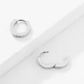 Pendientes de aro huggie en acero inoxidable plateado pulido con cierre de bisagra - Estilo Redondo (Estilo 15) / Plateado