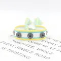 Pulsera tejida blanca bohemia con rayas azul amarillo y remaches metálicos - Blanco Amarillo Azul (17#)